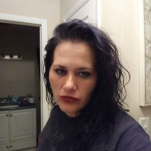 Meet your Posher, Dee